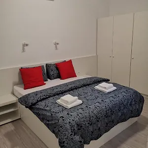 Apartament Old Town Bar On Street Tonitza, Bucureşti